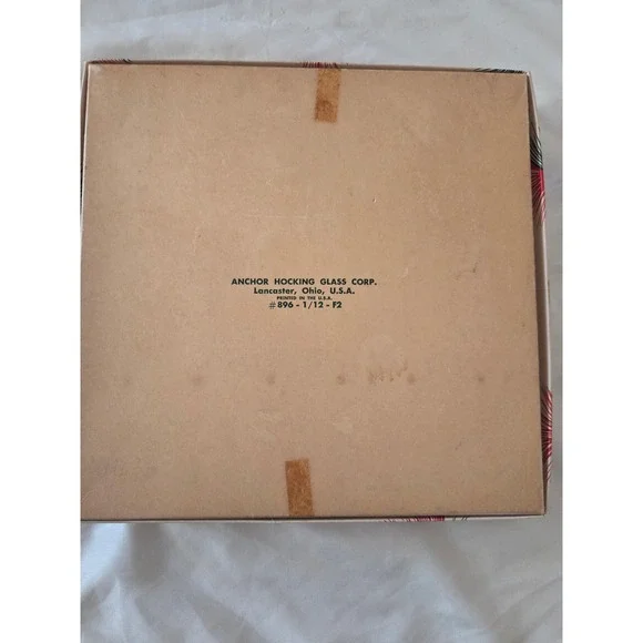 Vintage Anchor Hocking Milk Glass Deviled Egg Plate 22K Gold Trim 896 Boxed - Picture 3 of 5